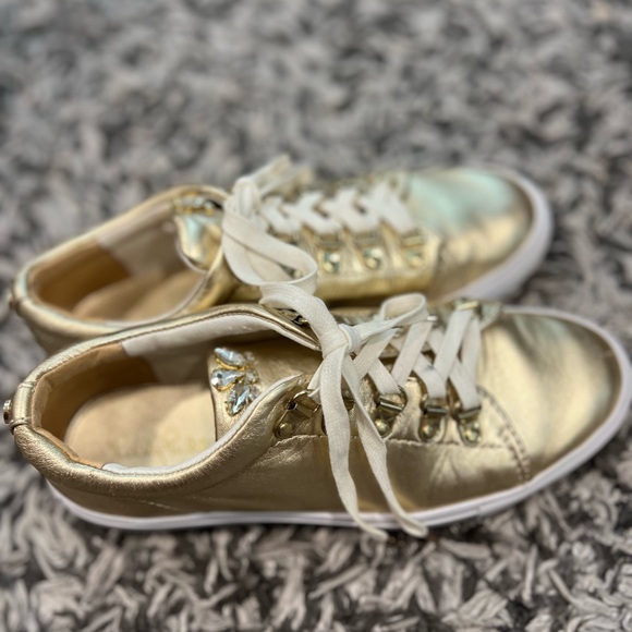 Lilly Pulitzer • Hallie Gold studded Sneaker Size 8 💥RARE 💥 - Picture 14 of 15